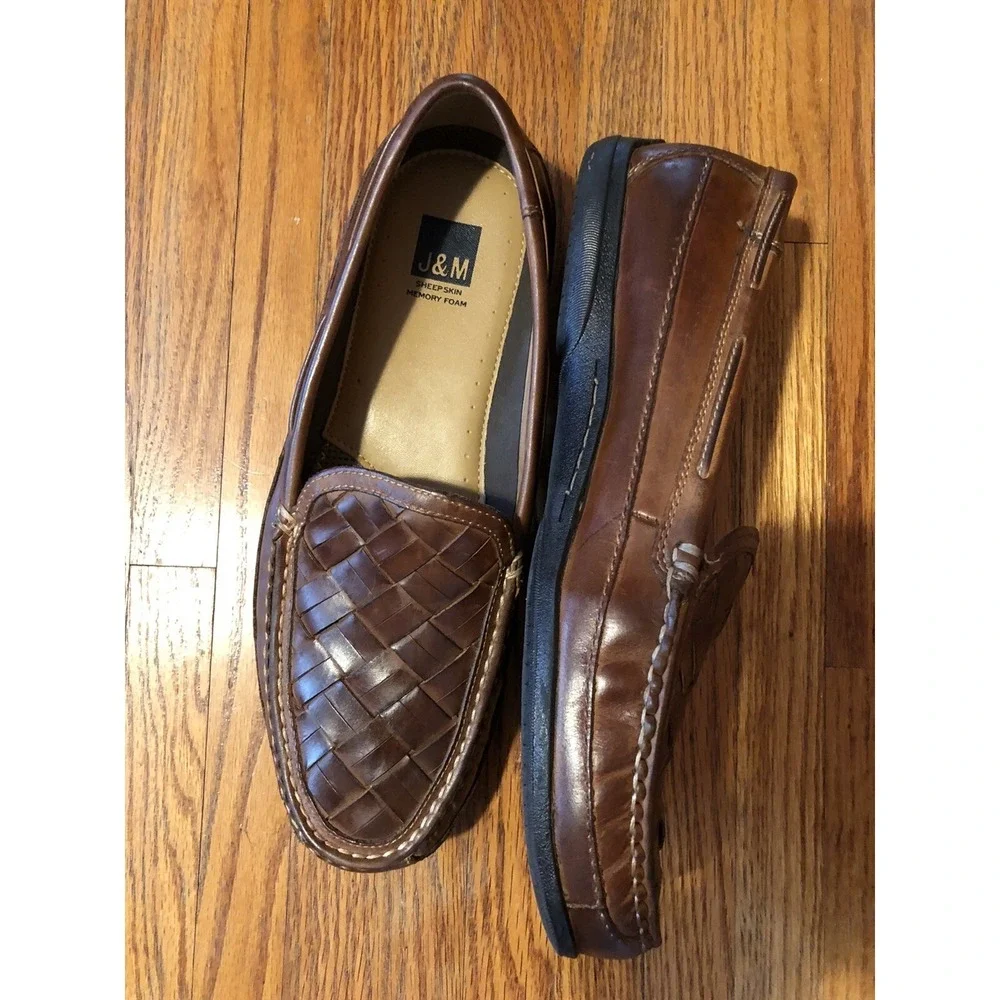J & M Men's Slip On Loafer Size 11 M Sheep Skin‎ Memory Foam Foot Bed Weave EUC